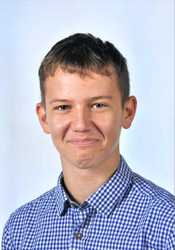 Scharf_Julian.jpg (49531 Byte)